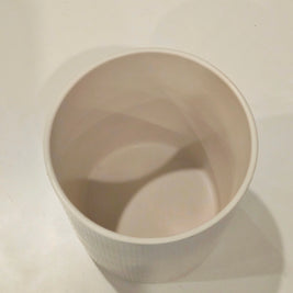 White patterned pot arrangement