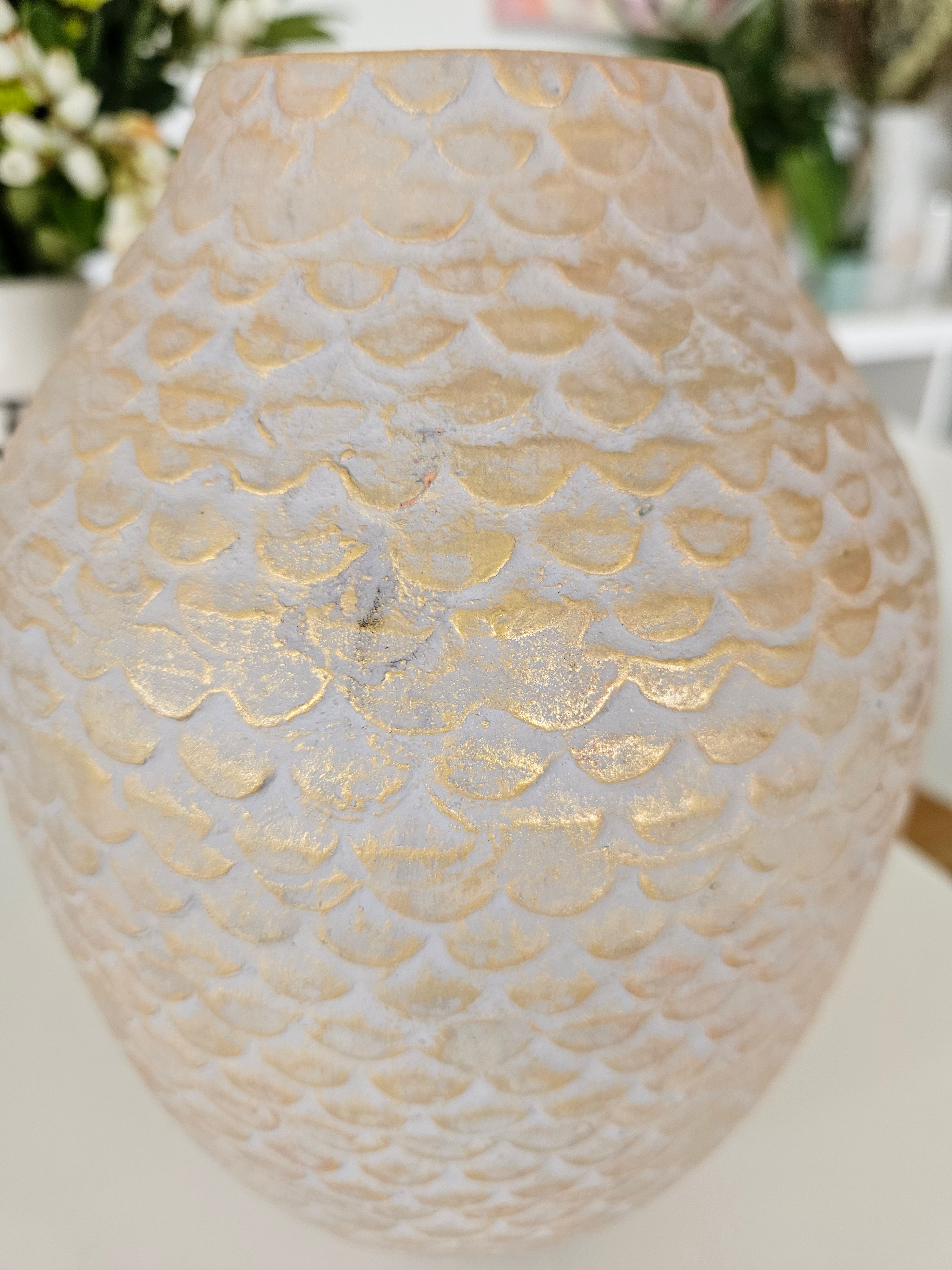 Gold fish pattern vase arrangement